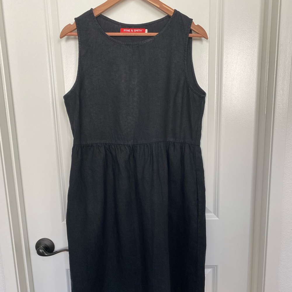 Pyne & Smith Black Sleeveless Long Dress M